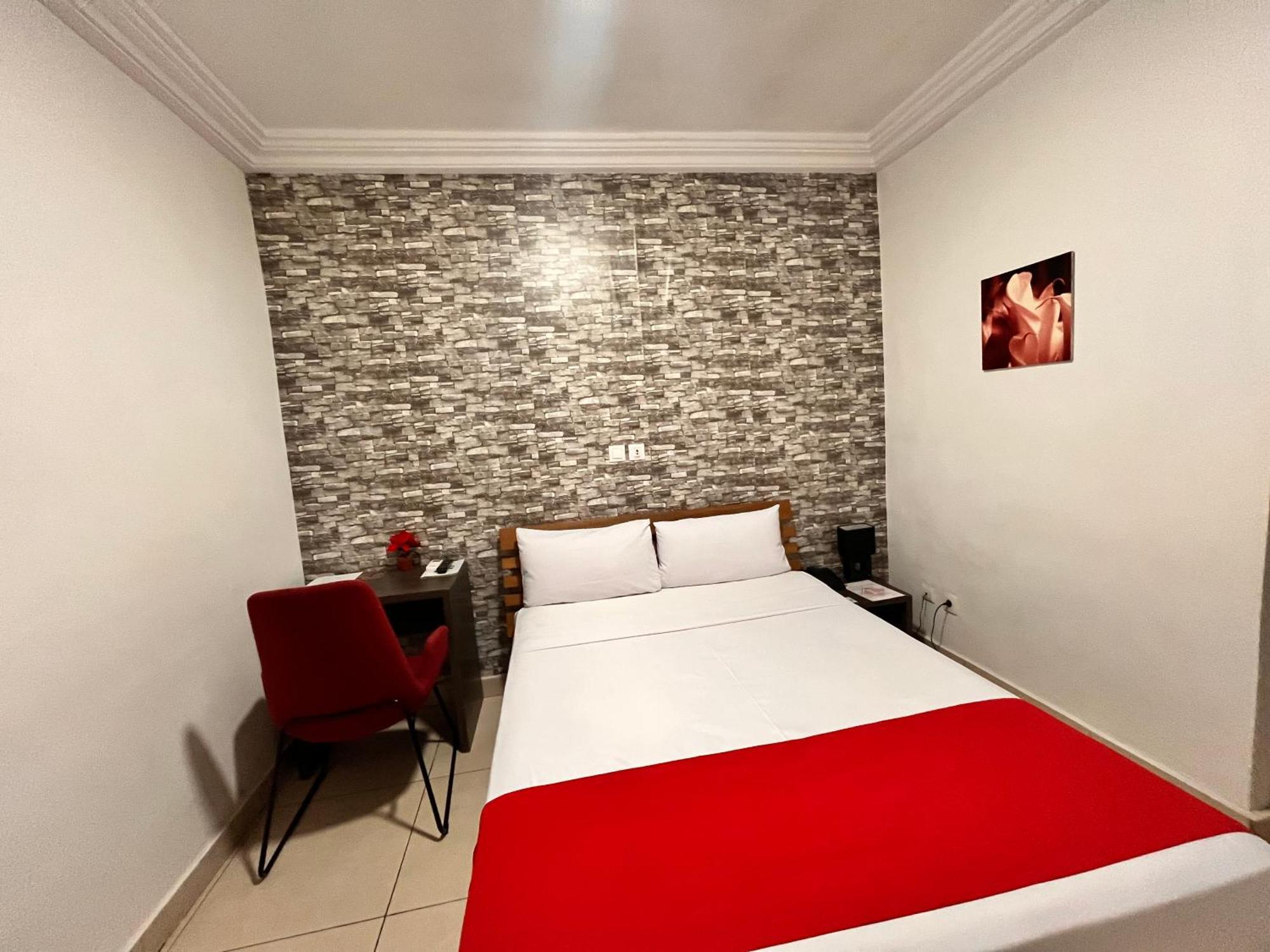 Lorenzo Hôtel Abidjan Extérieur photo